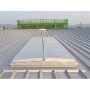 三角形電動排煙天窗